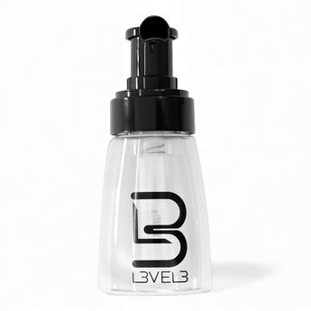 L3VEL3 Powder Spray Bottle für Talk- und Haarpuder – Produktbild