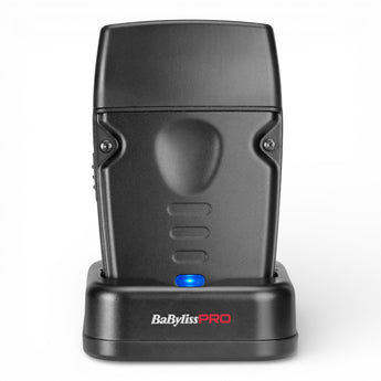 BaByliss PRO Lo-ProFx Compact Folienrasierer stehend auf dem Ladestand
