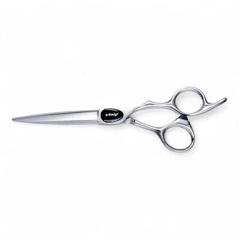 Phullcutz e-kwip+ Primus 60 Haarschere 6.0 aus poliertem Edelstahl mit schwarzem Logo-Griffstück für präzise Schnitttechnik