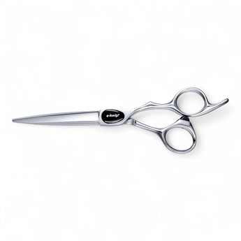 Phullcutz e-kwip+ Primus 55 Haarschere aus poliertem Edelstahl mit schwarzem Logo-Element für präzise Schnitte beim…