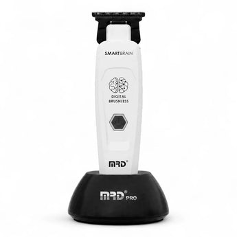 Phullcutz MRD Pro GMT-90-4 Smart Brain Trimmer in Weiß mit schwarzer Ladestation und Zero-Gap-Klinge