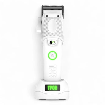 Phullcutz TPOB GO! Clipper Whiteout Edition in Weiß mit Ladestation und grün leuchtender LED-Statusanzeige