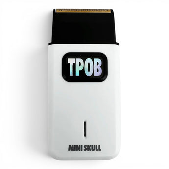 Phullcutz TPOB Mini Skull Shaver in Weiß mit goldenen Anti-Allergie-Folien und kompaktem Design