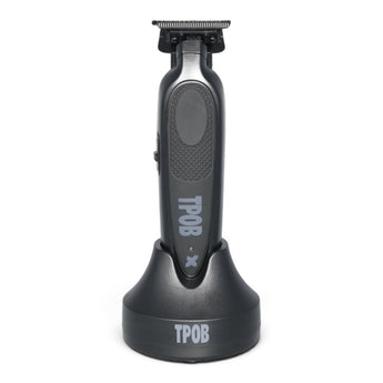 Phullcutz TPOB X Trimmer Deluxe Blackout Edition in schwarzem Metallgehäuse mit Ladestation für professionelle Barber