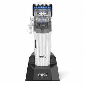 Phullcutz MRD Pro Cyborg Track GTR Haarschneider in Weiß mit Ladestation und blauer Klinge für professionelle Fades.